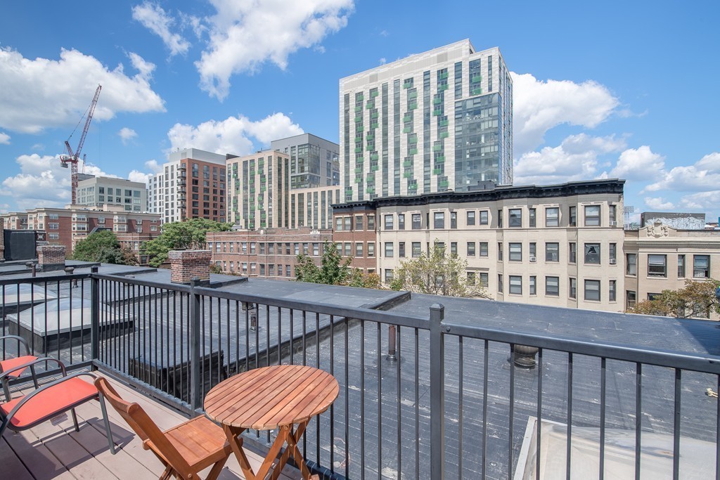 24 Peterborough St, Fenway