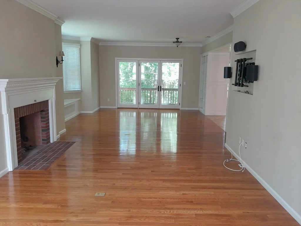 373 Littlefield Ln, Marlborough