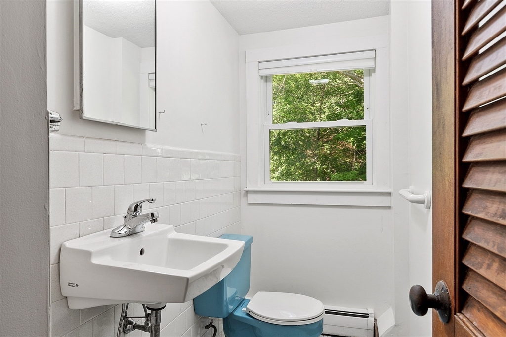 4 Lowest Ln, Rockport