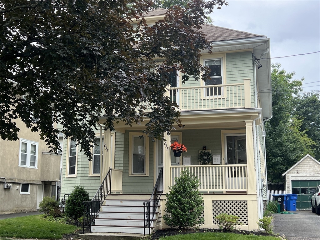 235 White St, Belmont