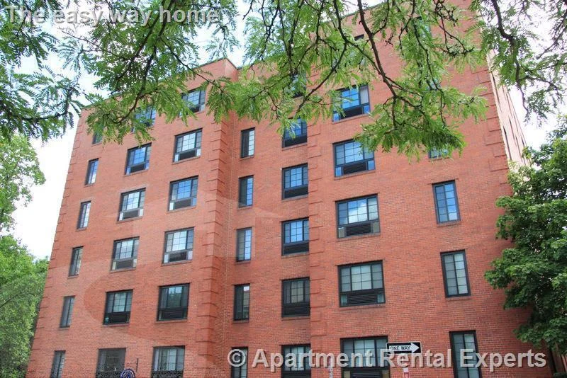 60 Brattle St, Harvard Square