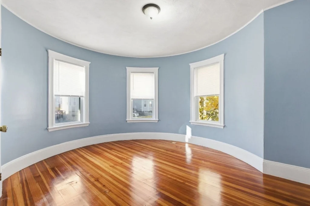 20 Leslie St, Dorchester