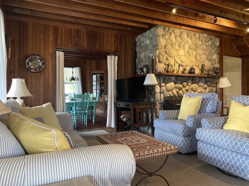 84 Mayflower Rd, Sagamore Beach