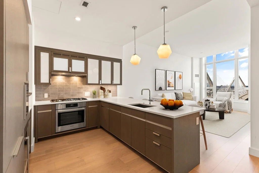 100 Lovejoy Pl, Waterfront