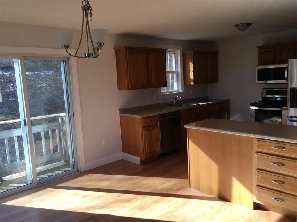 41 Blueberry Hill Rd, Woburn