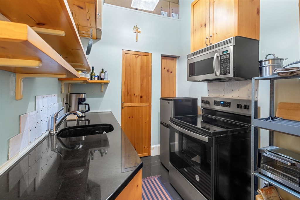 207 Commonwealth Ave, Back Bay