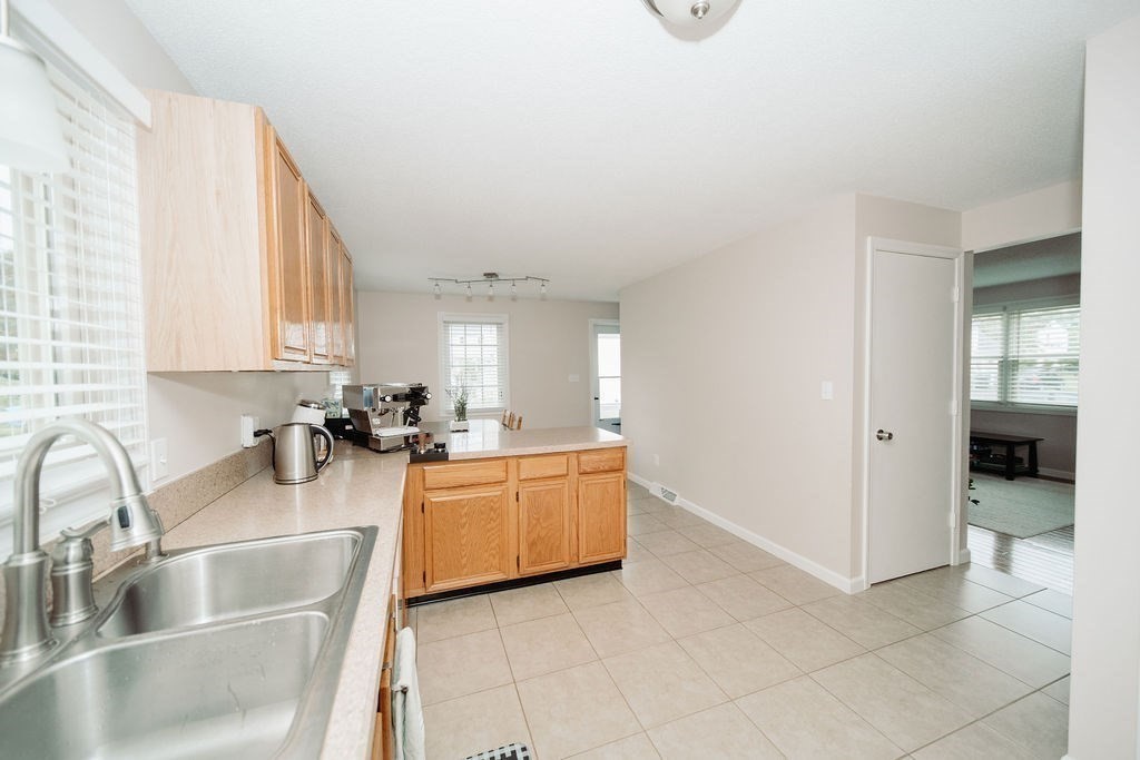 121 Otis St, Westfield