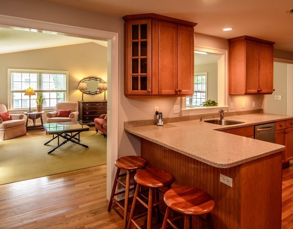 253 W Main St, Westborough