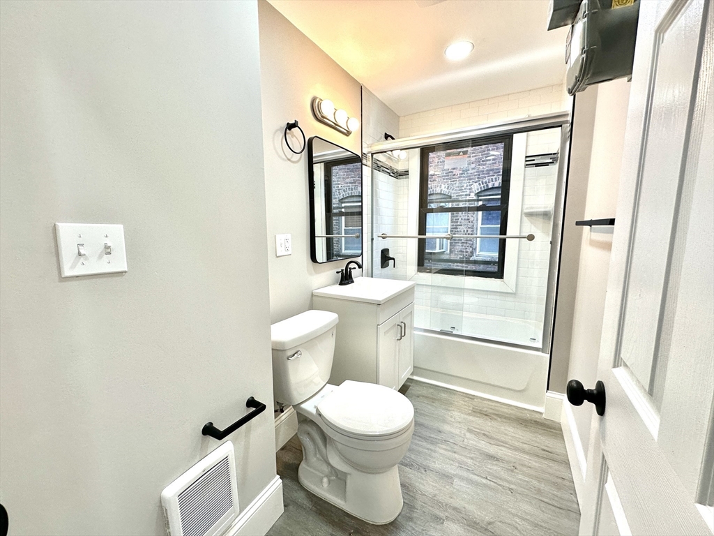 22 Pompeii St, Boston