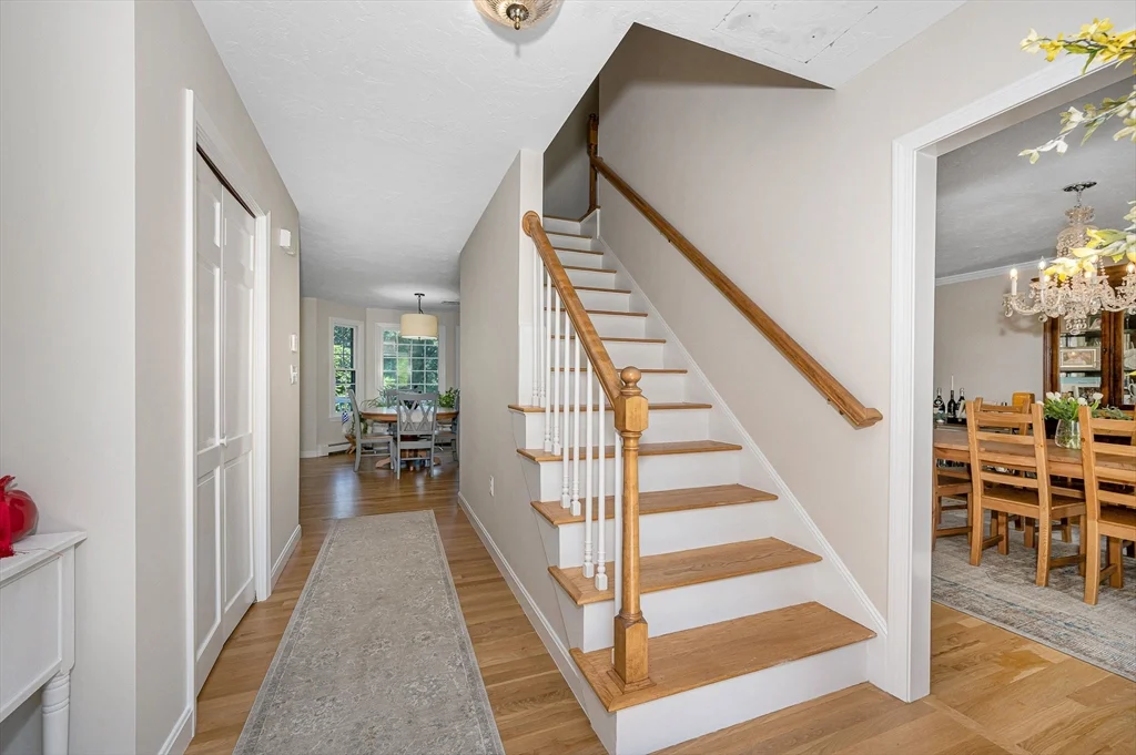 4 Nashoba Dr, Chelmsford