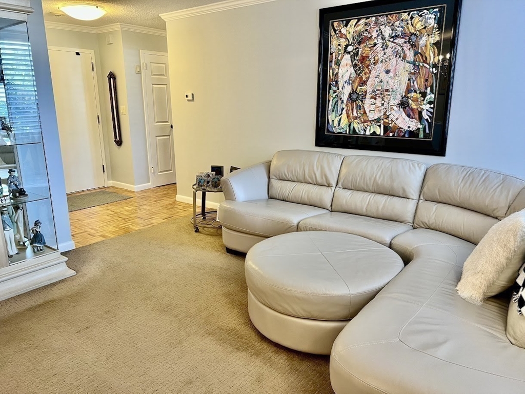 1006 Paradise Rd, Swampscott