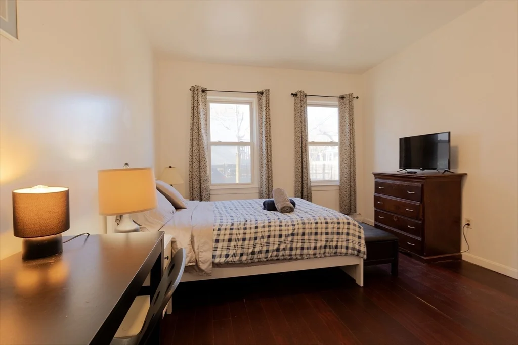 157 Perkins St, East Somerville