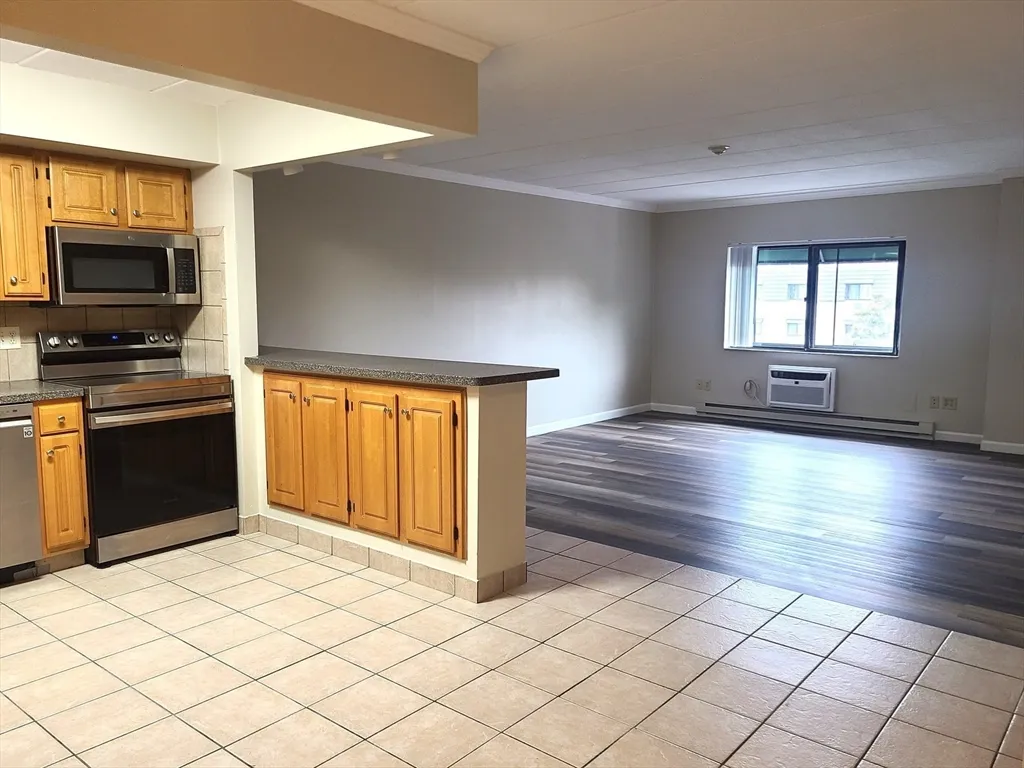 566 Washington St, Weymouth