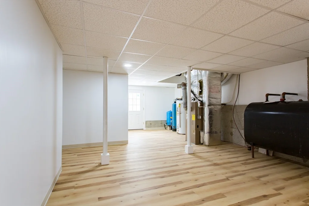 270 New Braintree Rd, West Brookfield