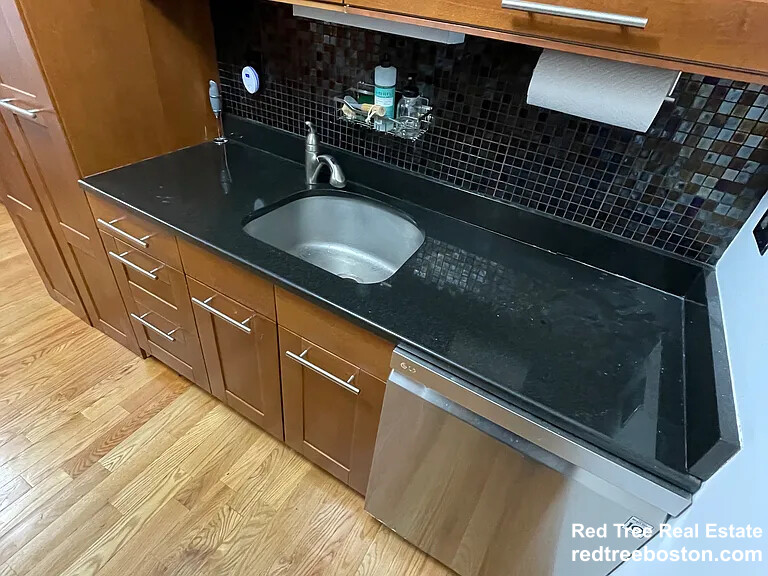 50-56 Broadlawn Park, Chestnut Hill