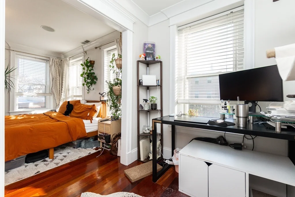 632 E Broadway, South Boston