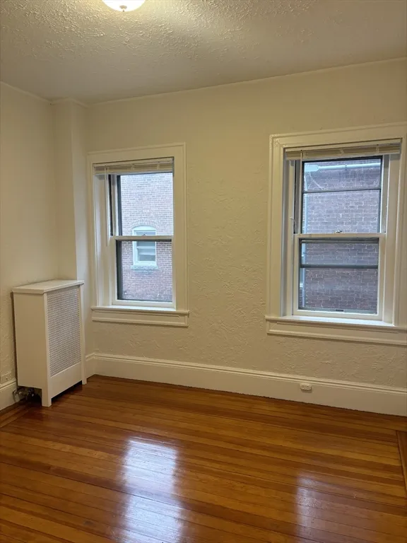 6 Beals St, North Brookline