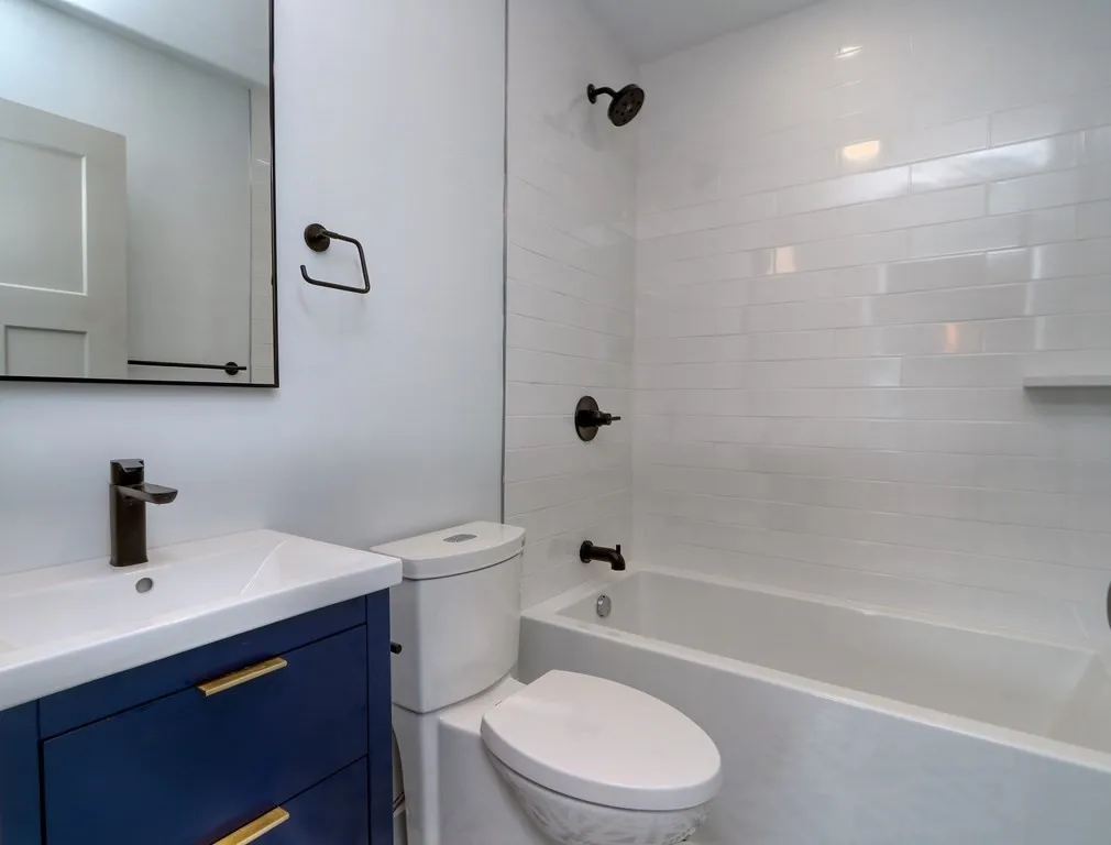 74 Brooks St, East Boston