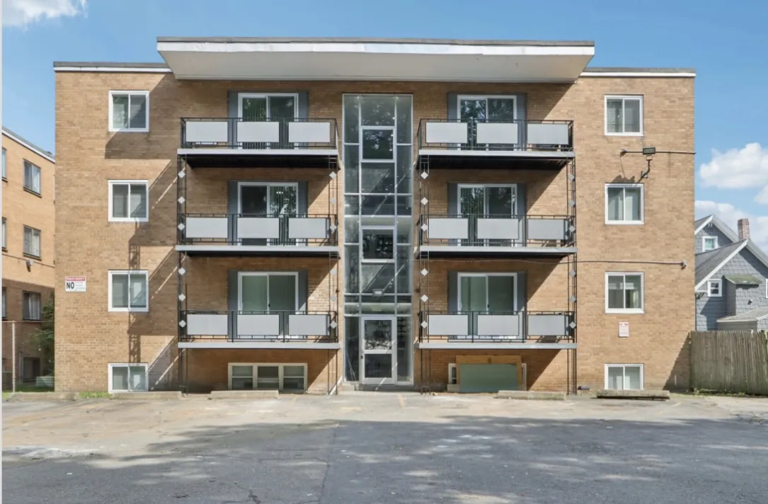 1045 River St, Hyde Park