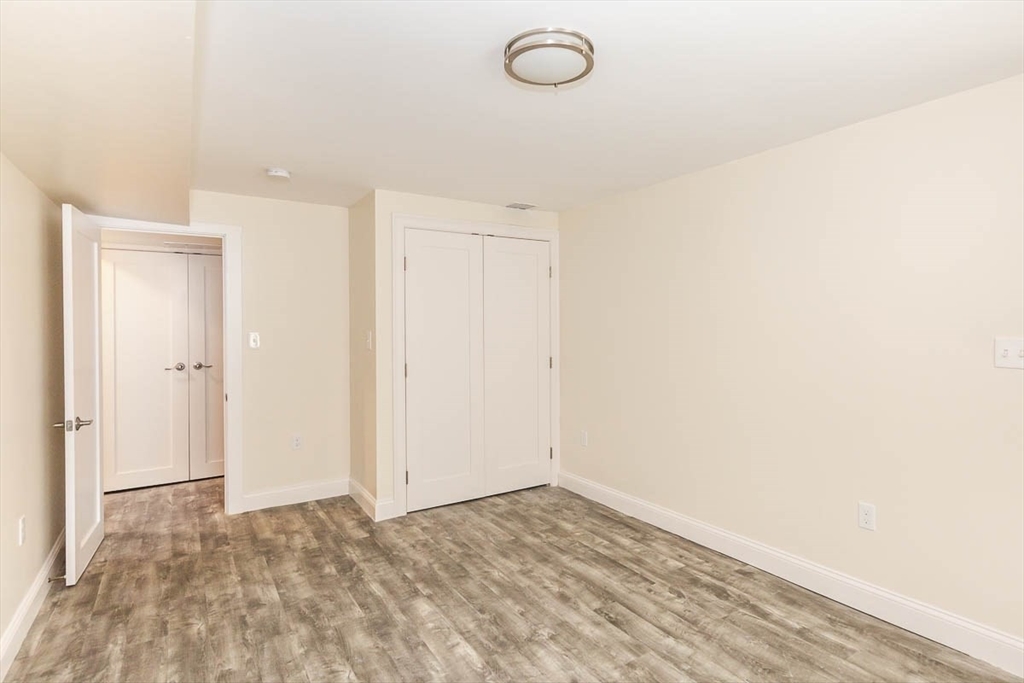 77 Rock Glen, Medford