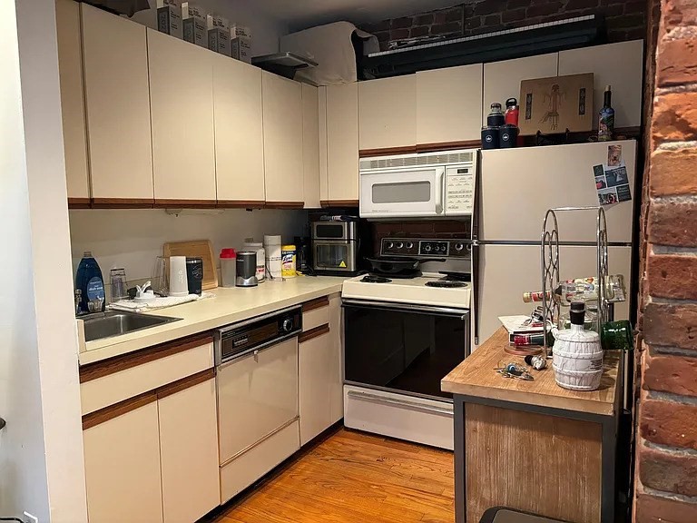 38 Charter St, Boston