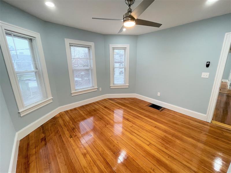 3 Mossland St, Spring Hill