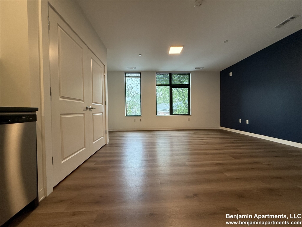 89 Brighton Ave, Allston