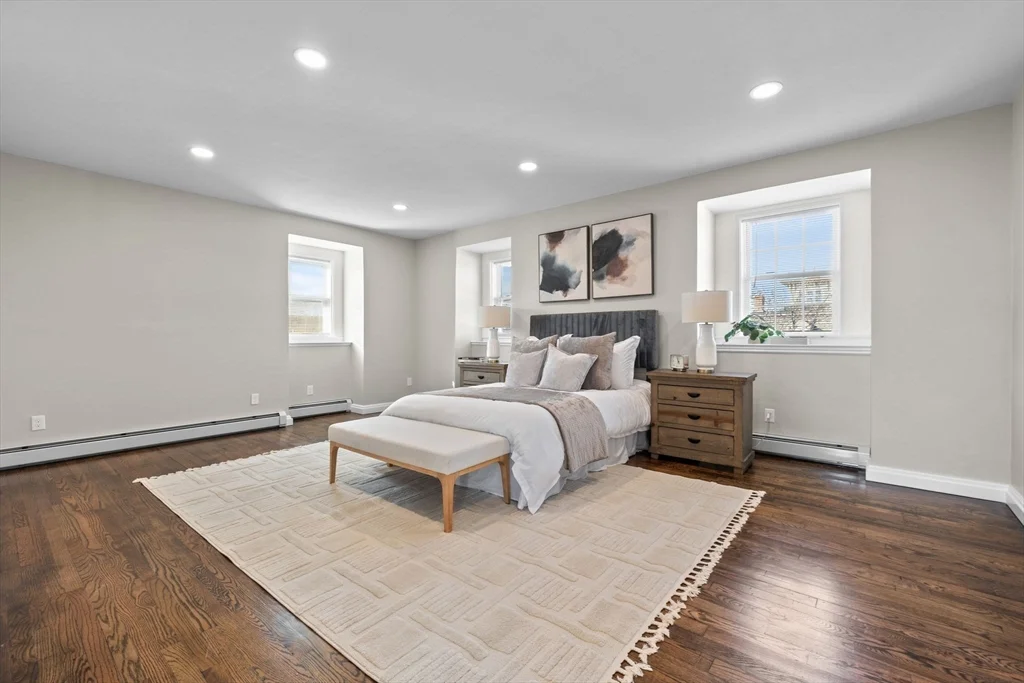 62 Chestnut St, Saugus