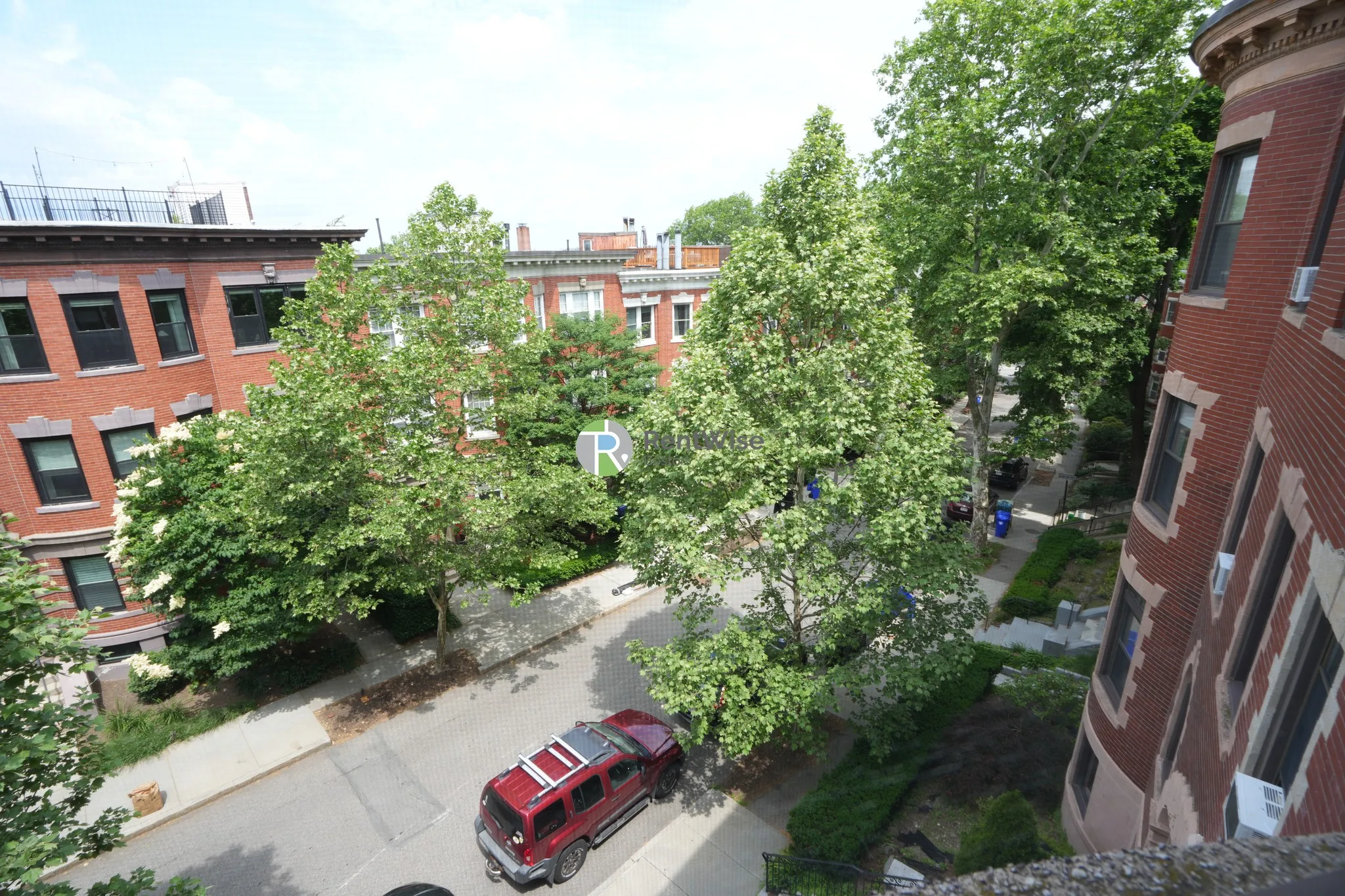 30 Claflin Rd, Aspinwall Hill