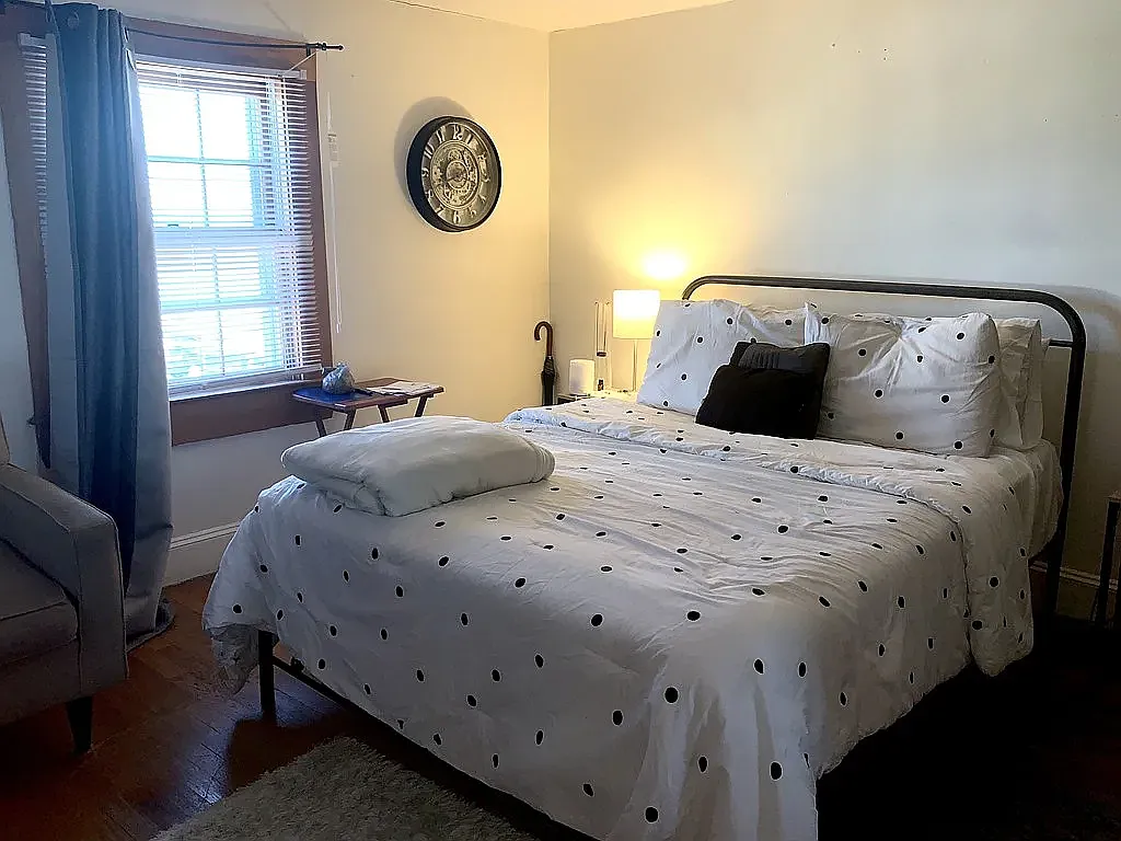 275 Court Rd, Winthrop