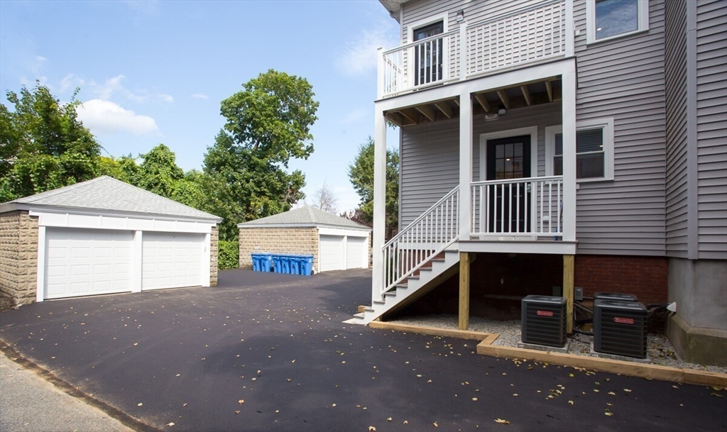 92 Brown St, Waltham