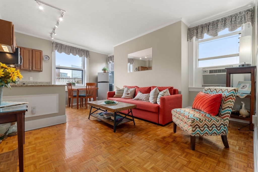 21 Beacon St, Downtown