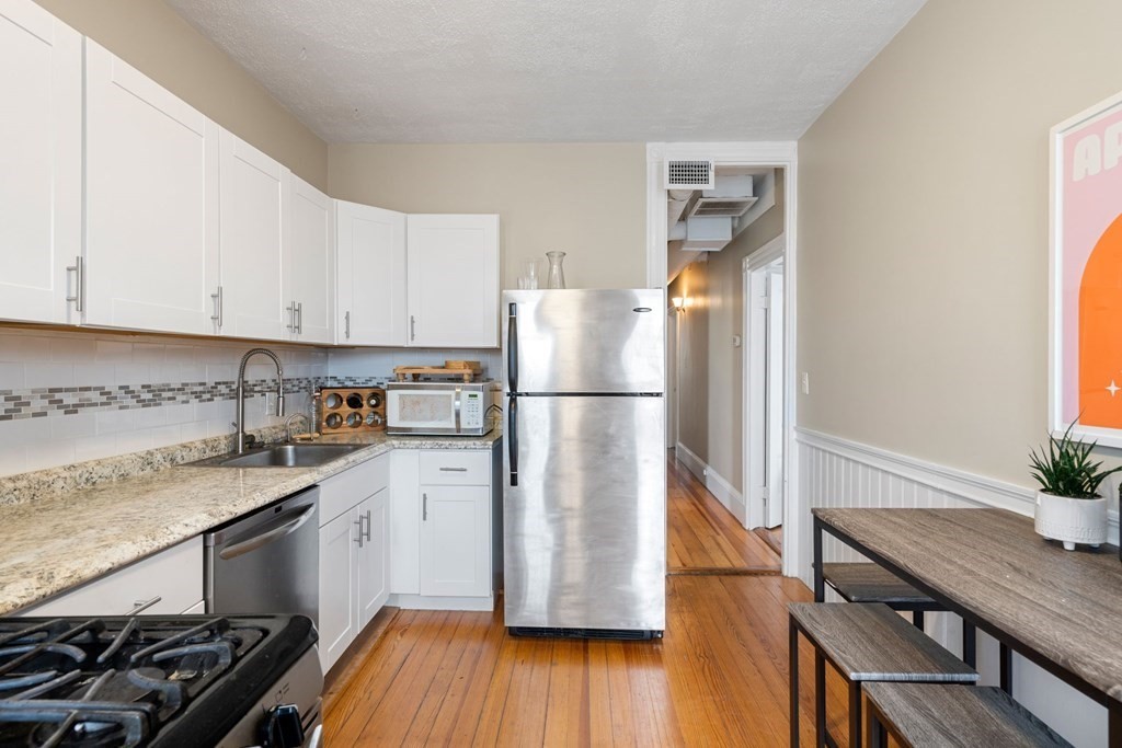 161 N St, South Boston