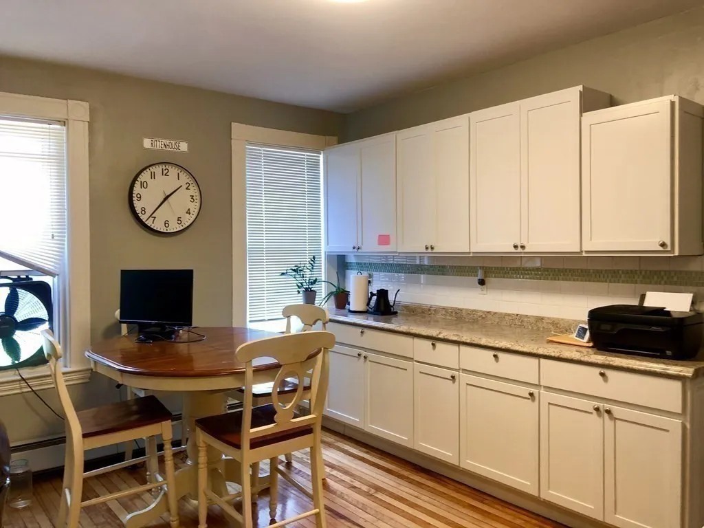 178 Robbins St, South Side