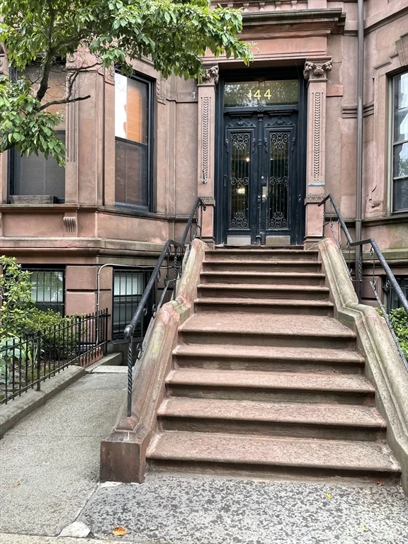 144 Commonwealth, Back Bay