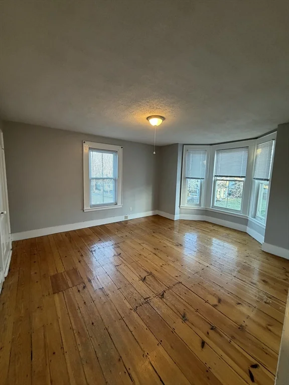 3-5 Locust, Amesbury