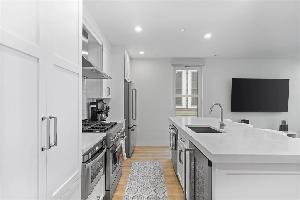 326 W Broadway, South Boston
