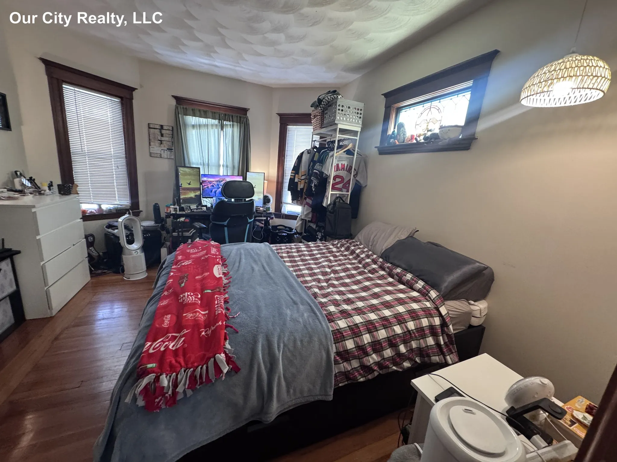 4 Aberdeen Rd, Powder House Square