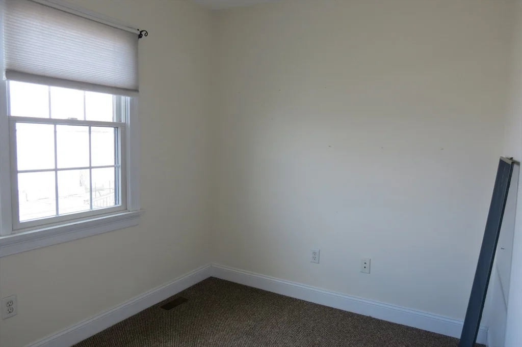 11 Railroad Ave, Salisbury