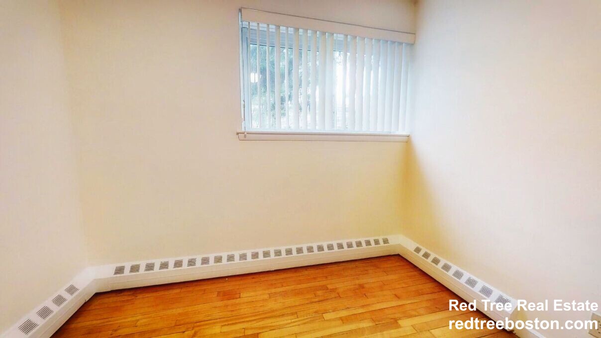 63 Parkman St, North Brookline