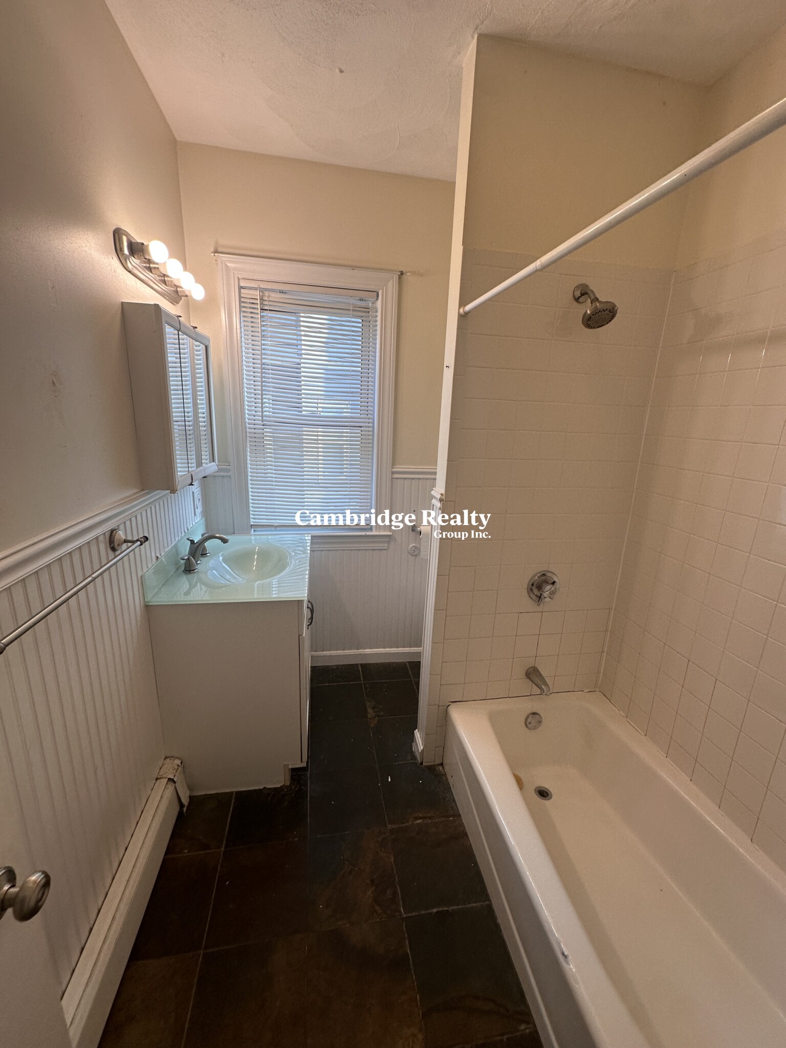 3 bed, 1 bath apartment for rent at 66 Kenmere Rd Unit 2, Medford — photo 13 of 19