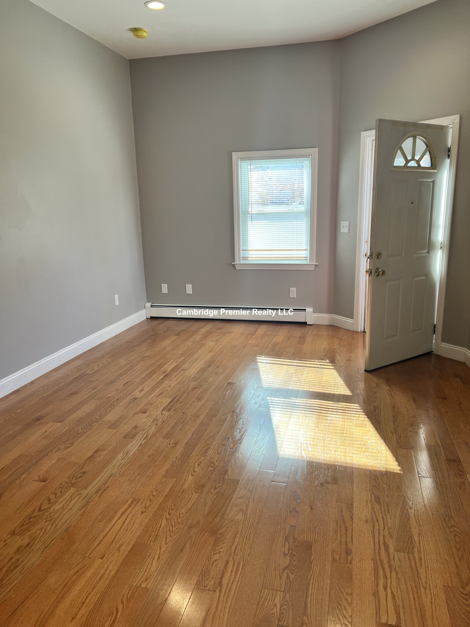 126 Washington St, Medford