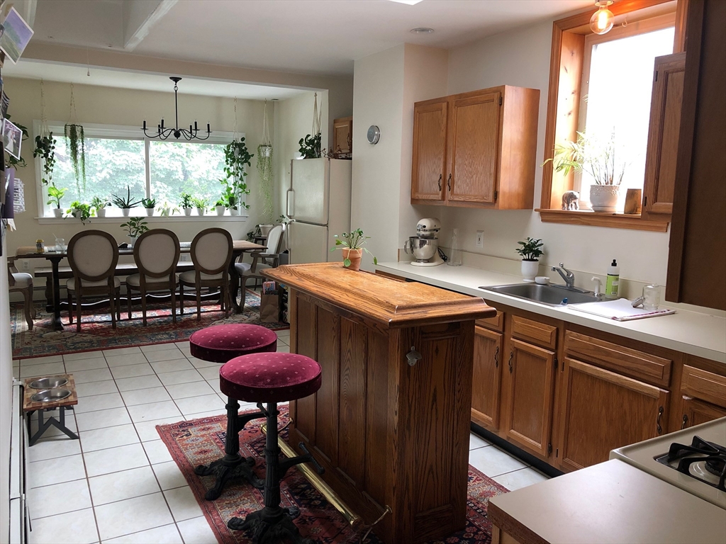 825 E 2nd, South Boston