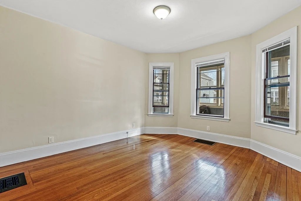 9 Marshall St, Medford