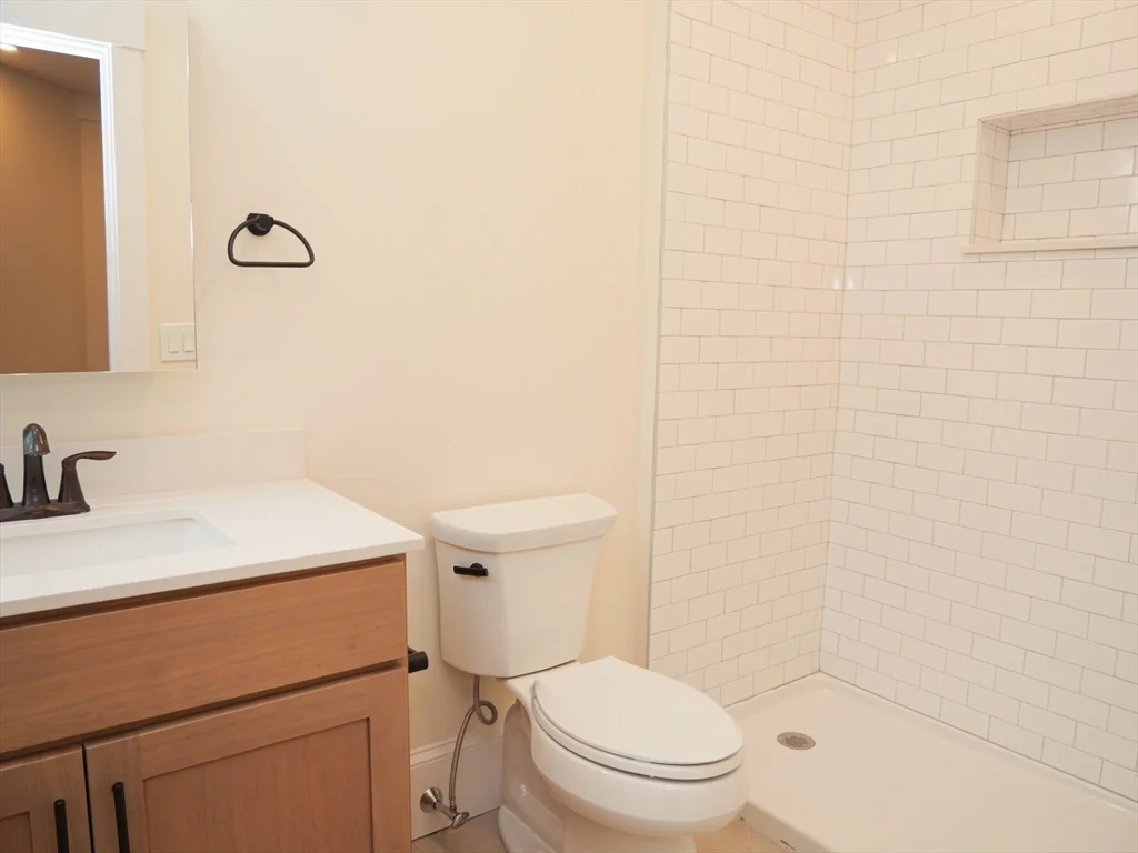 261 W Newton, South End