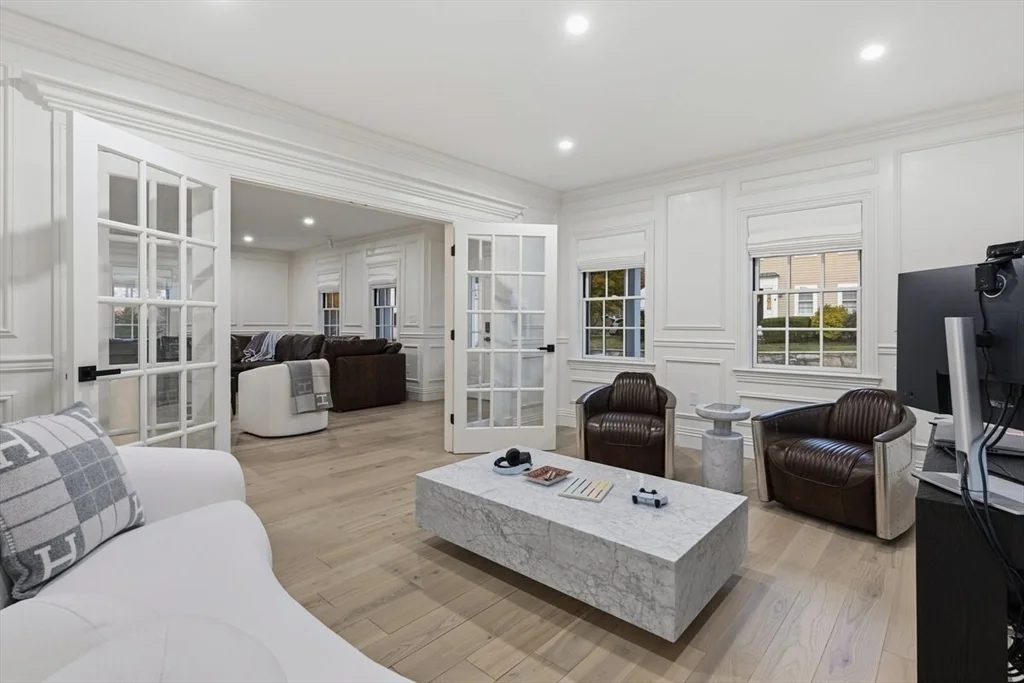 959 Chestnut St, Newton