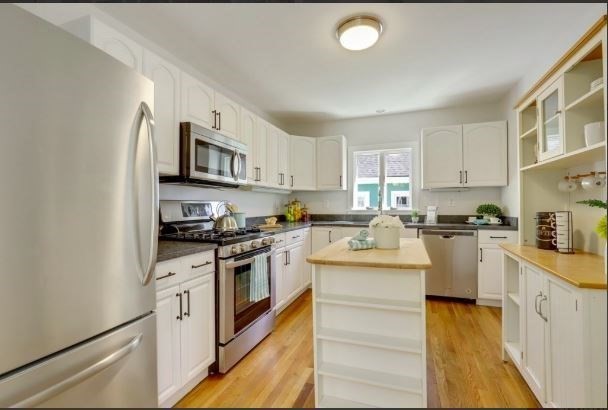 20 Lake St, Ward Two