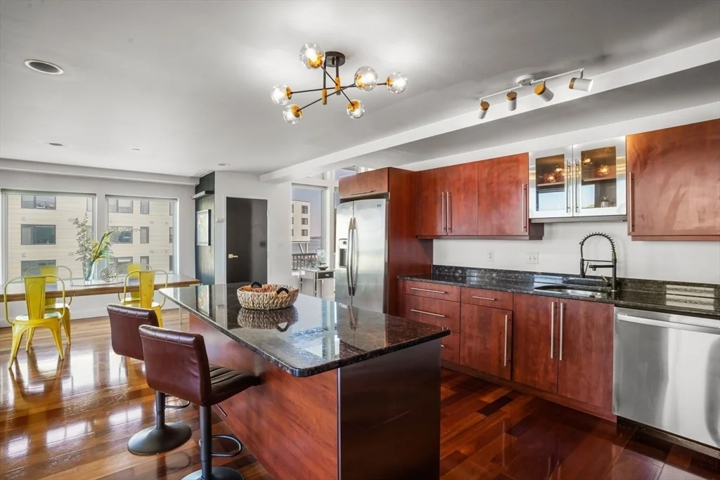 10 Ocean Ave, Revere Beach