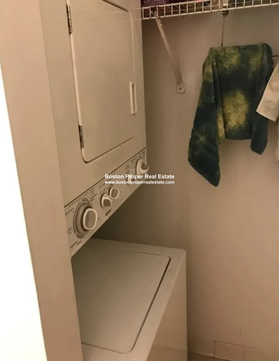 87 Gainsborough St, Fenway