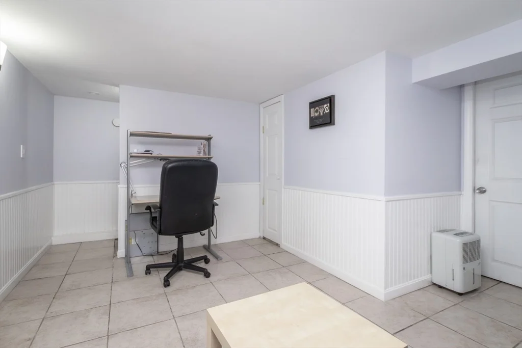 32 Hamilton Rd, Wakefield